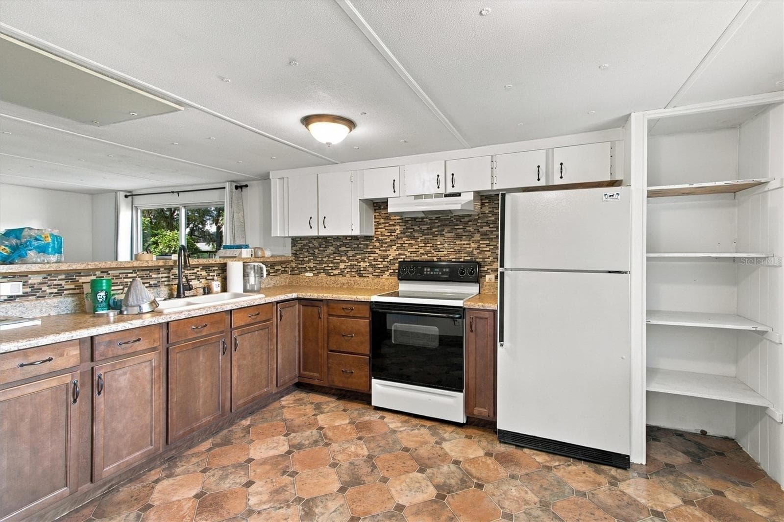 Kitchen - 2930 GRIFFIN AVE, LADY LAKE