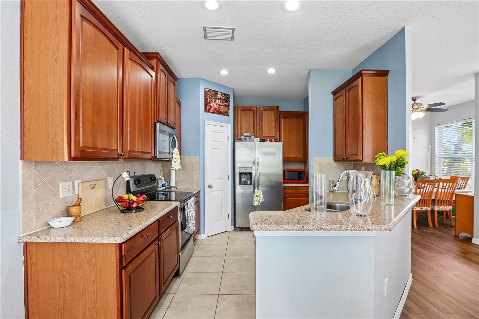 Townhouse at 6736 BREEZY PALM DR, RIVERVIEW, photo 12 of 34