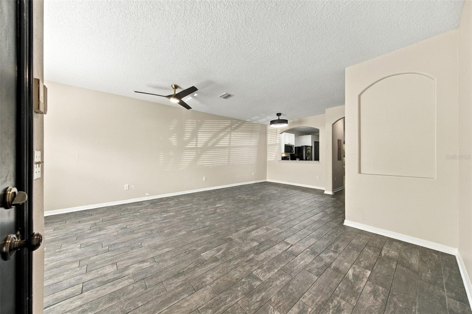 Townhouse at 30316 ELDERWOOD DR, WESLEY CHAPEL, photo 5 of 35