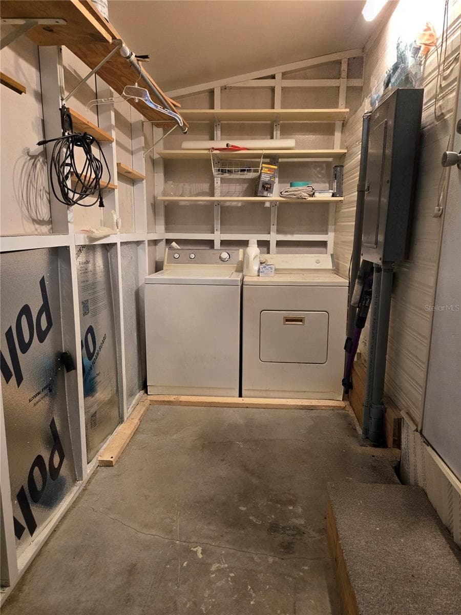 Manufactured Home at 39326 HOMECREST DR, ZEPHYRHILLS, photo 9 of 33