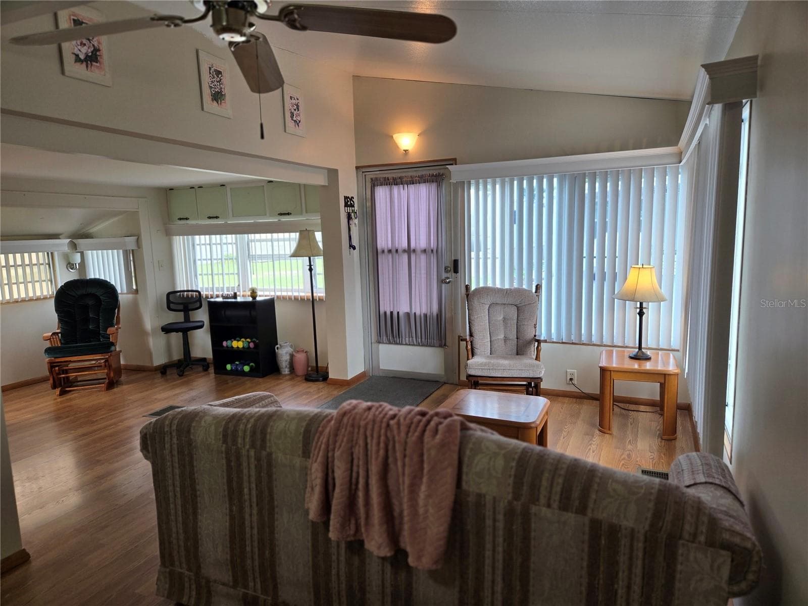 Manufactured Home at 39326 HOMECREST DR, ZEPHYRHILLS, photo 14 of 33