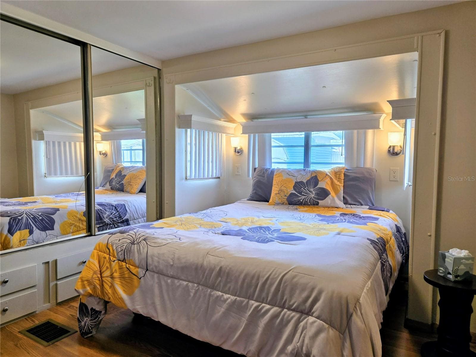 Manufactured Home at 39326 HOMECREST DR, ZEPHYRHILLS, photo 19 of 33