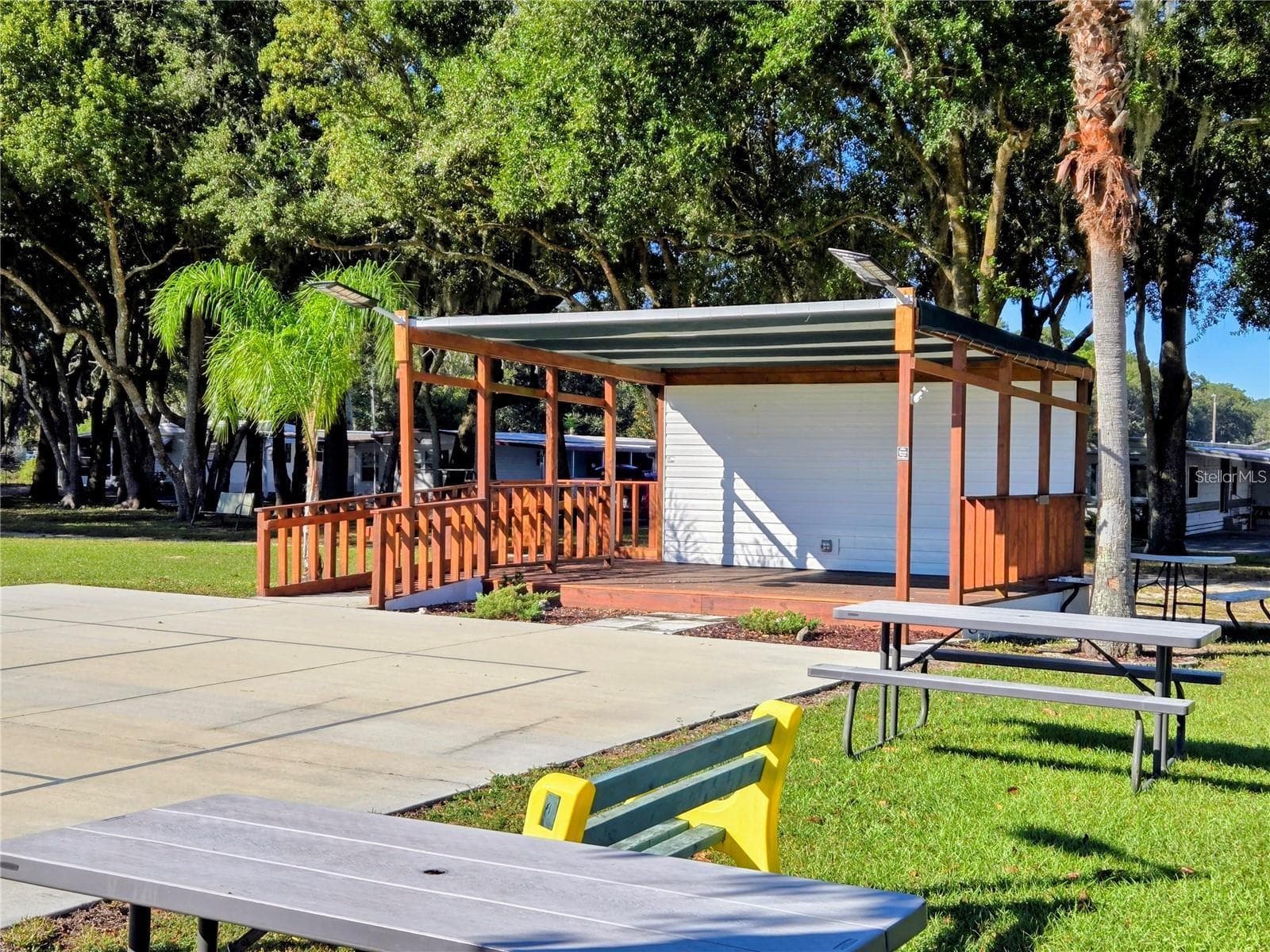 Manufactured Home at 39326 HOMECREST DR, ZEPHYRHILLS, photo 26 of 33
