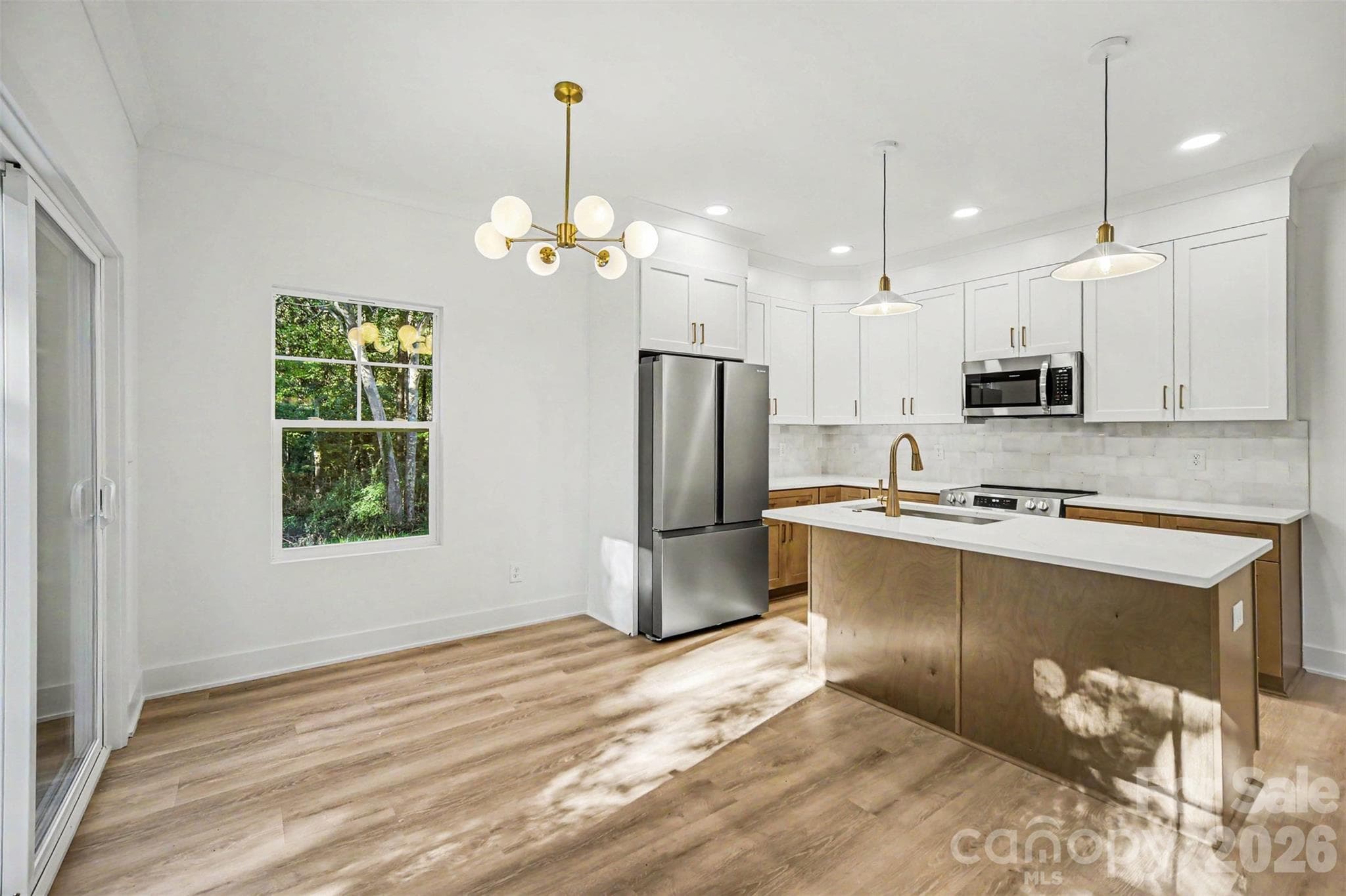 Single Family Residence at 514 Brookgreen Drive, Dallas, photo 3 of 29