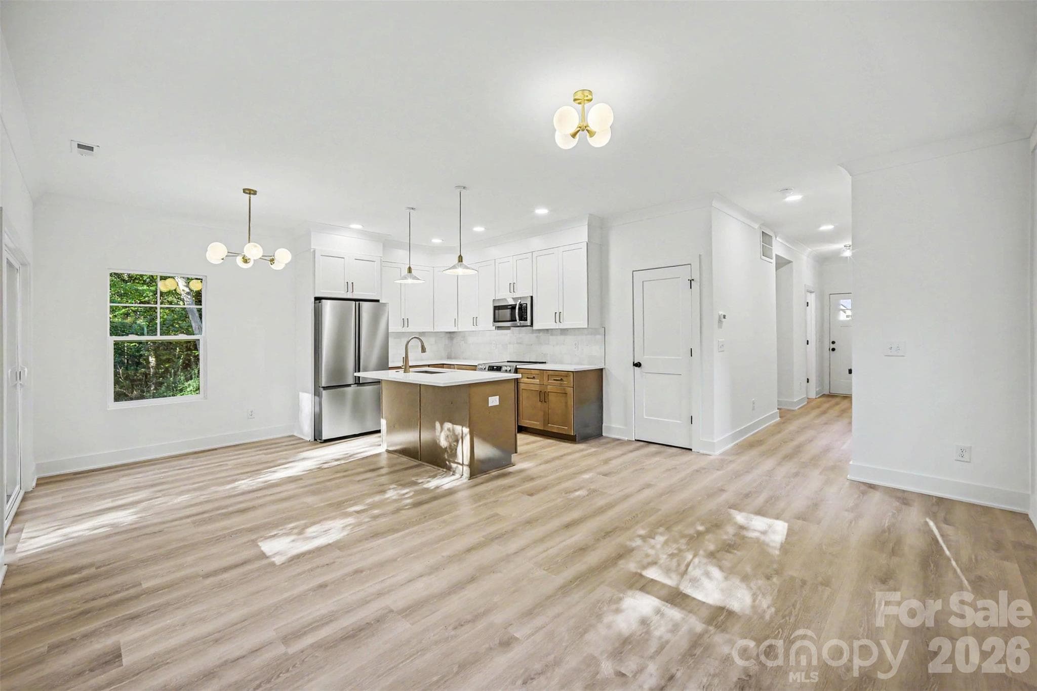 Single Family Residence at 514 Brookgreen Drive, Dallas, photo 6 of 29