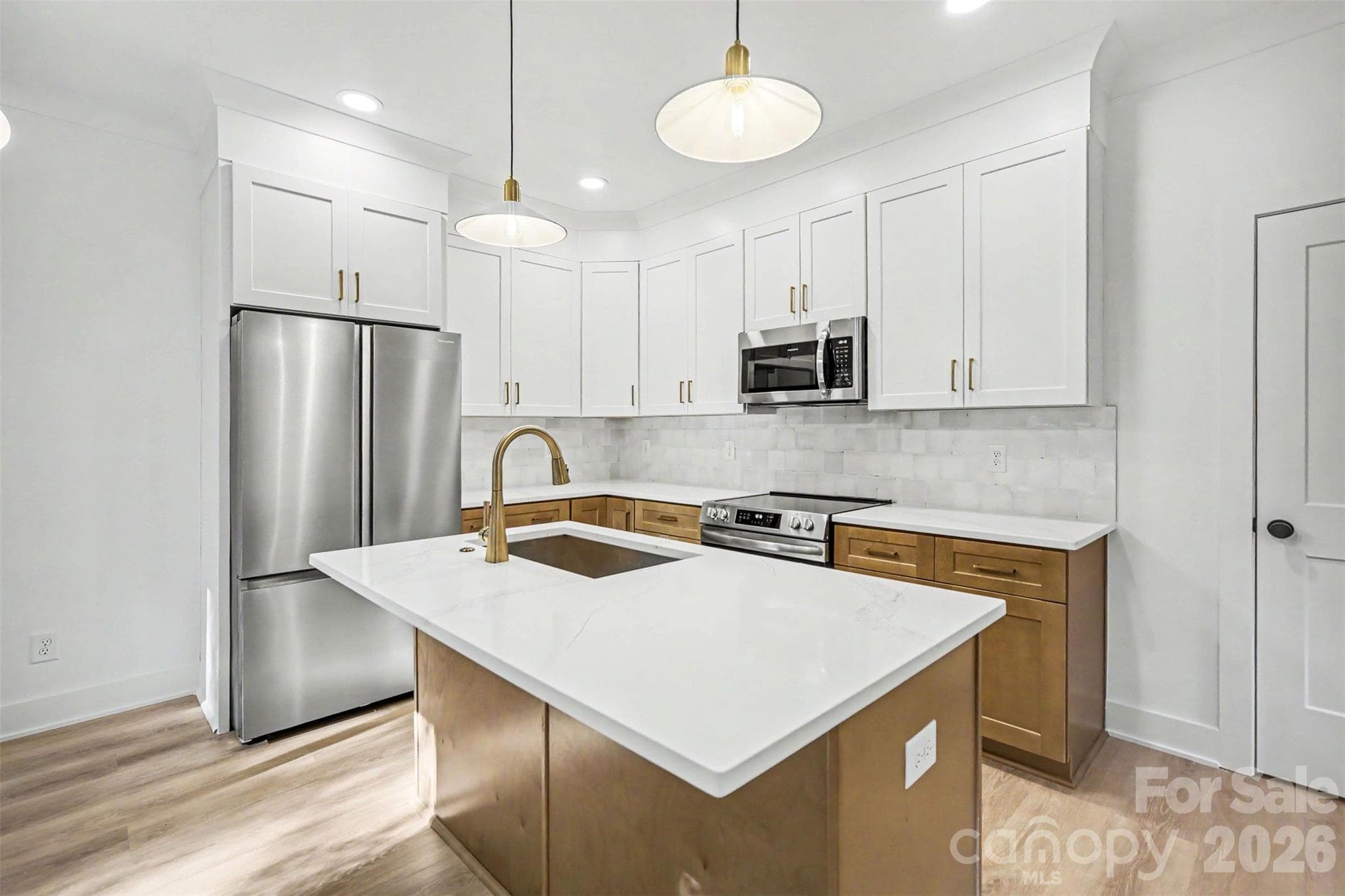 Single Family Residence at 514 Brookgreen Drive, Dallas, photo 13 of 29