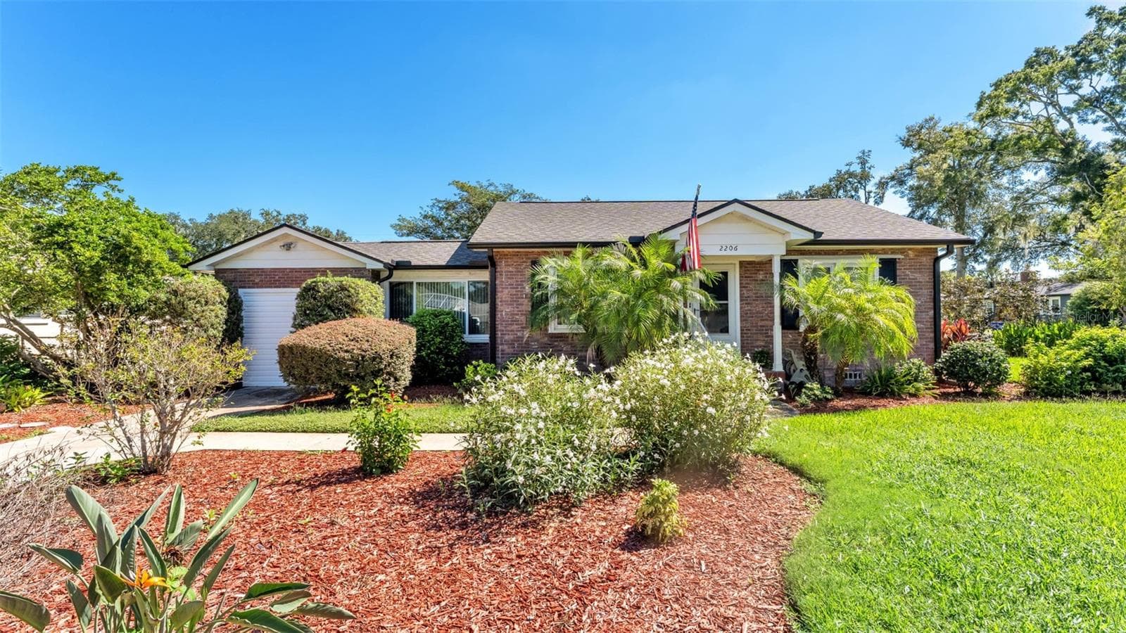Single Family Residence at 2206 BRISTOL AVE, LAKELAND, photo 2 of 52