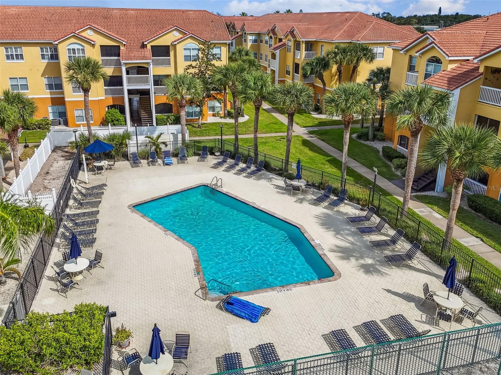 Condominium at 10764 70TH AVE #6107, SEMINOLE, photo 24 of 33