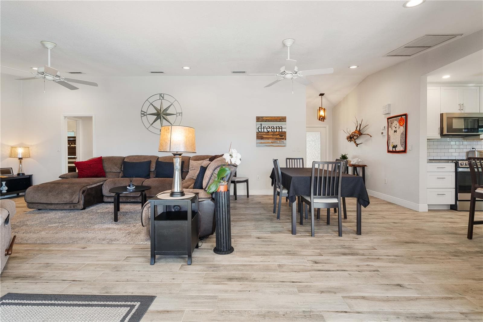 Single Family Residence at 341 DELIDO CT, PUNTA GORDA, photo 21 of 70