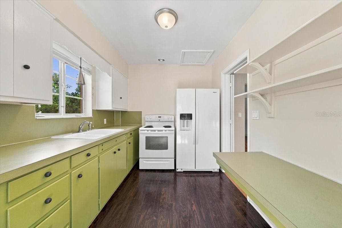 Single Family Residence at 240 23RD AVE S, ST PETERSBURG, photo 18 of 34