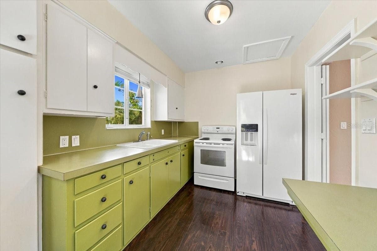 Single Family Residence at 240 23RD AVE S, ST PETERSBURG, photo 19 of 34