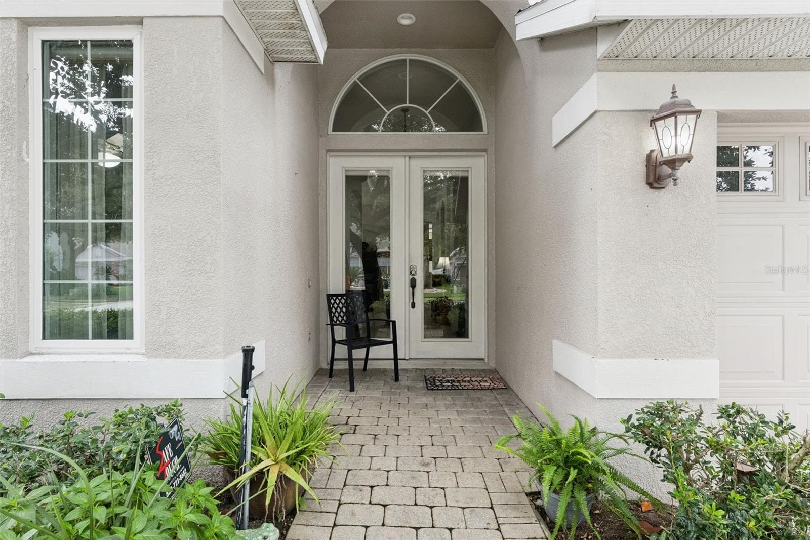 Single Family Residence at 2819 SUMMER SWAN DR, ORLANDO, photo 2 of 32
