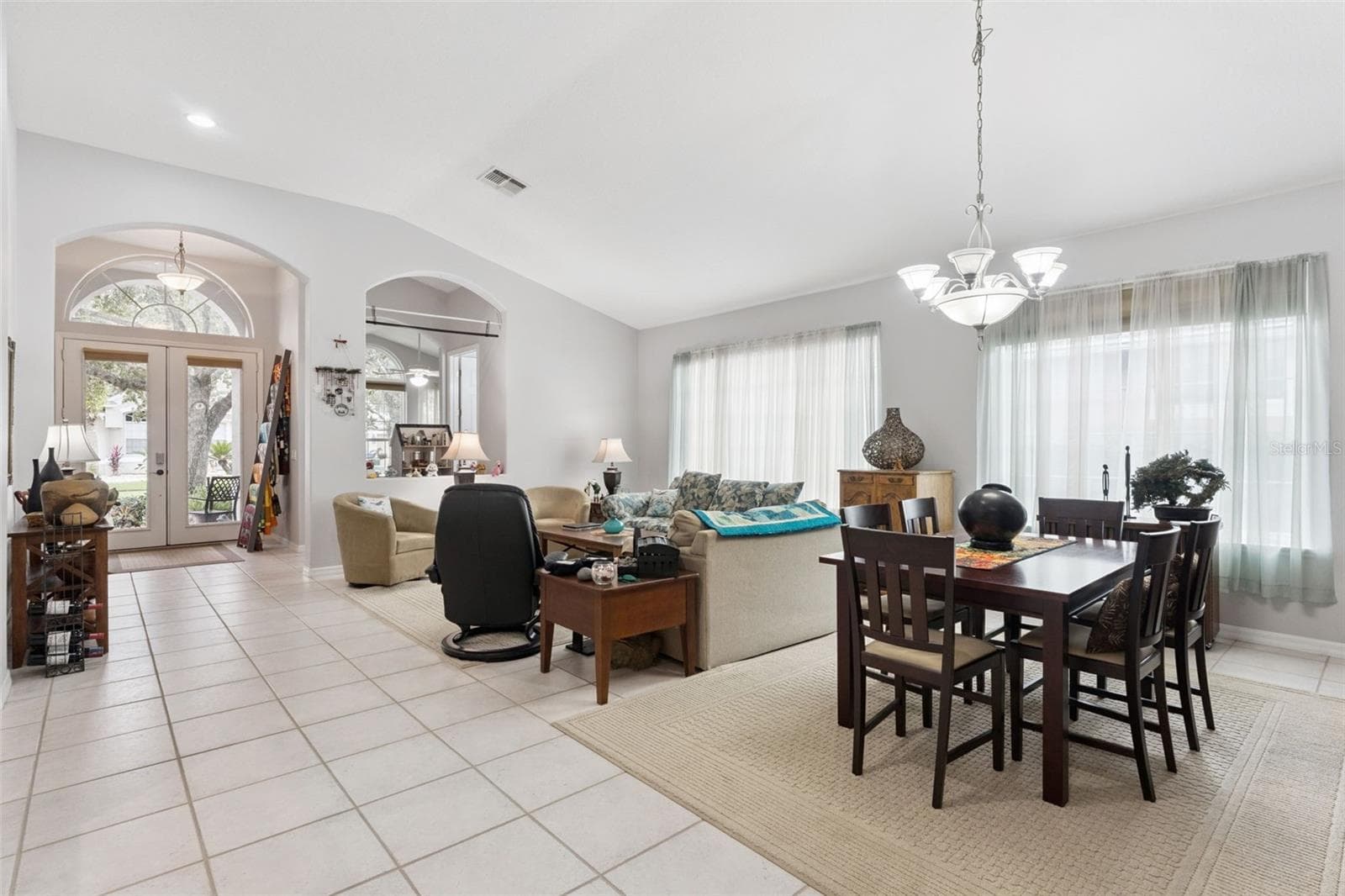 Single Family Residence at 2819 SUMMER SWAN DR, ORLANDO, photo 4 of 32