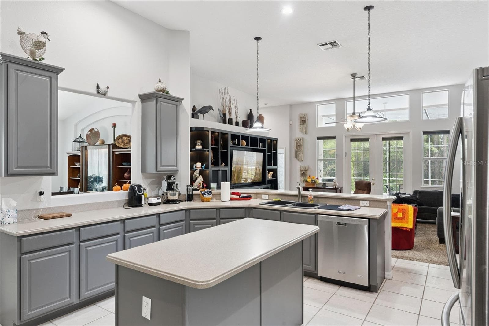 Single Family Residence at 2819 SUMMER SWAN DR, ORLANDO, photo 7 of 32