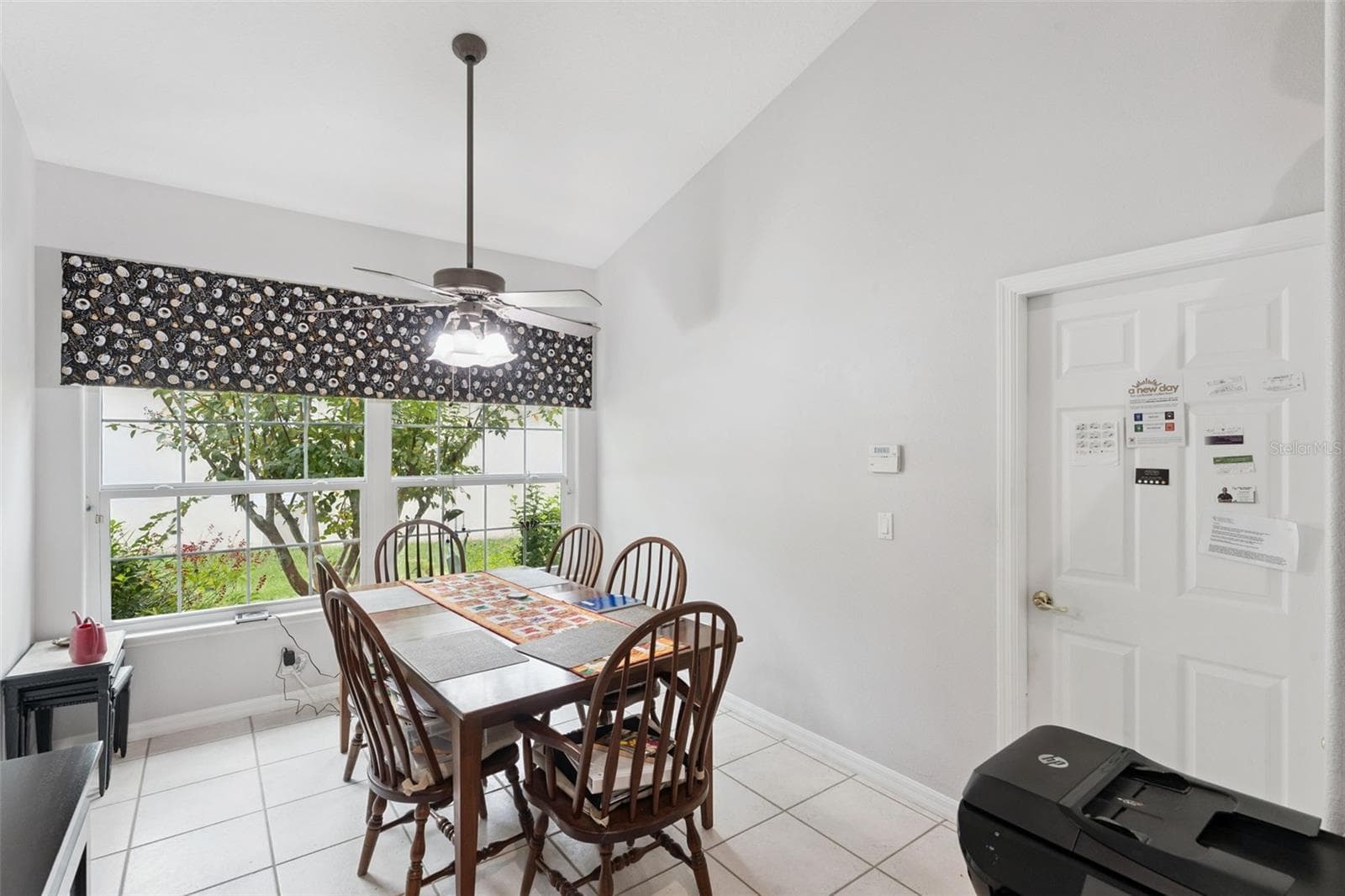 Single Family Residence at 2819 SUMMER SWAN DR, ORLANDO, photo 10 of 32