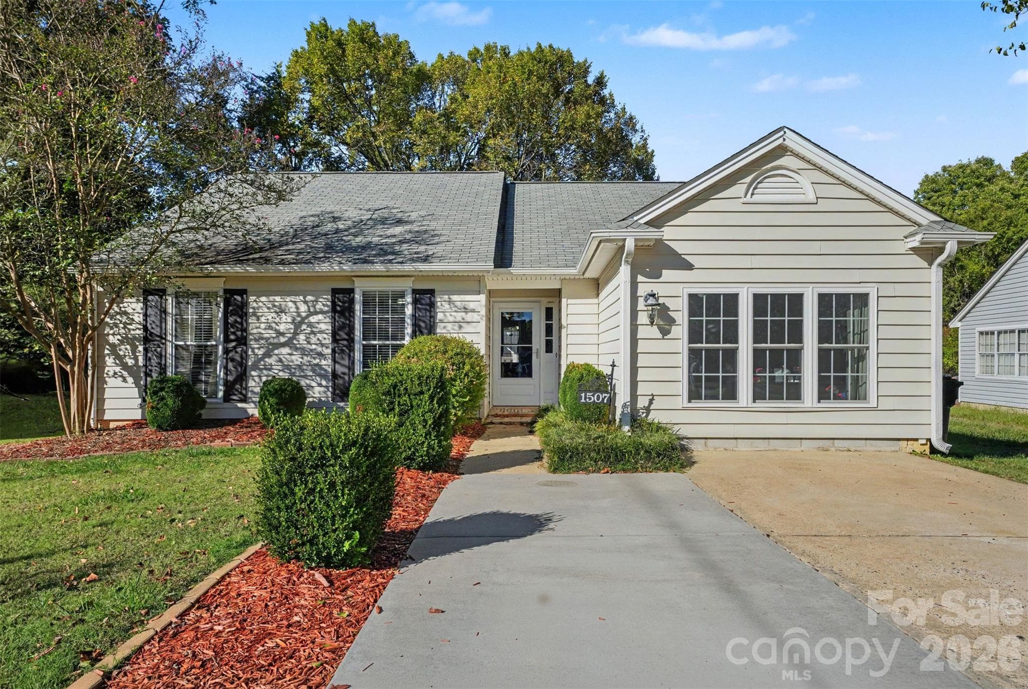1507 Crestdale Road