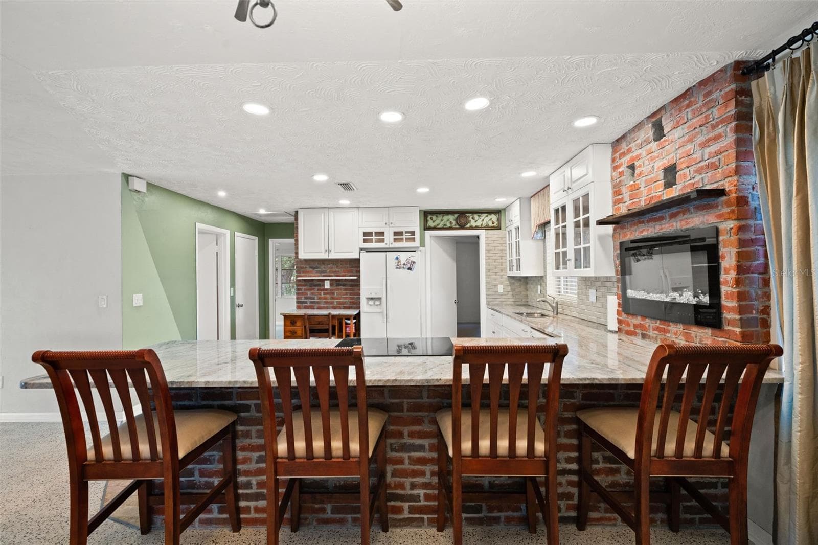 Single Family Residence at 6422 FAIRLAWN ST, SPRING HILL, photo 6 of 38