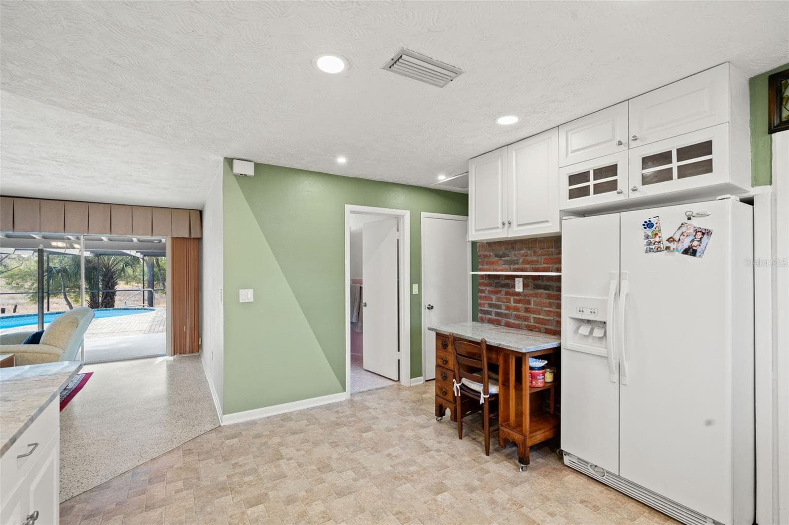 Single Family Residence at 6422 FAIRLAWN ST, SPRING HILL, photo 11 of 38