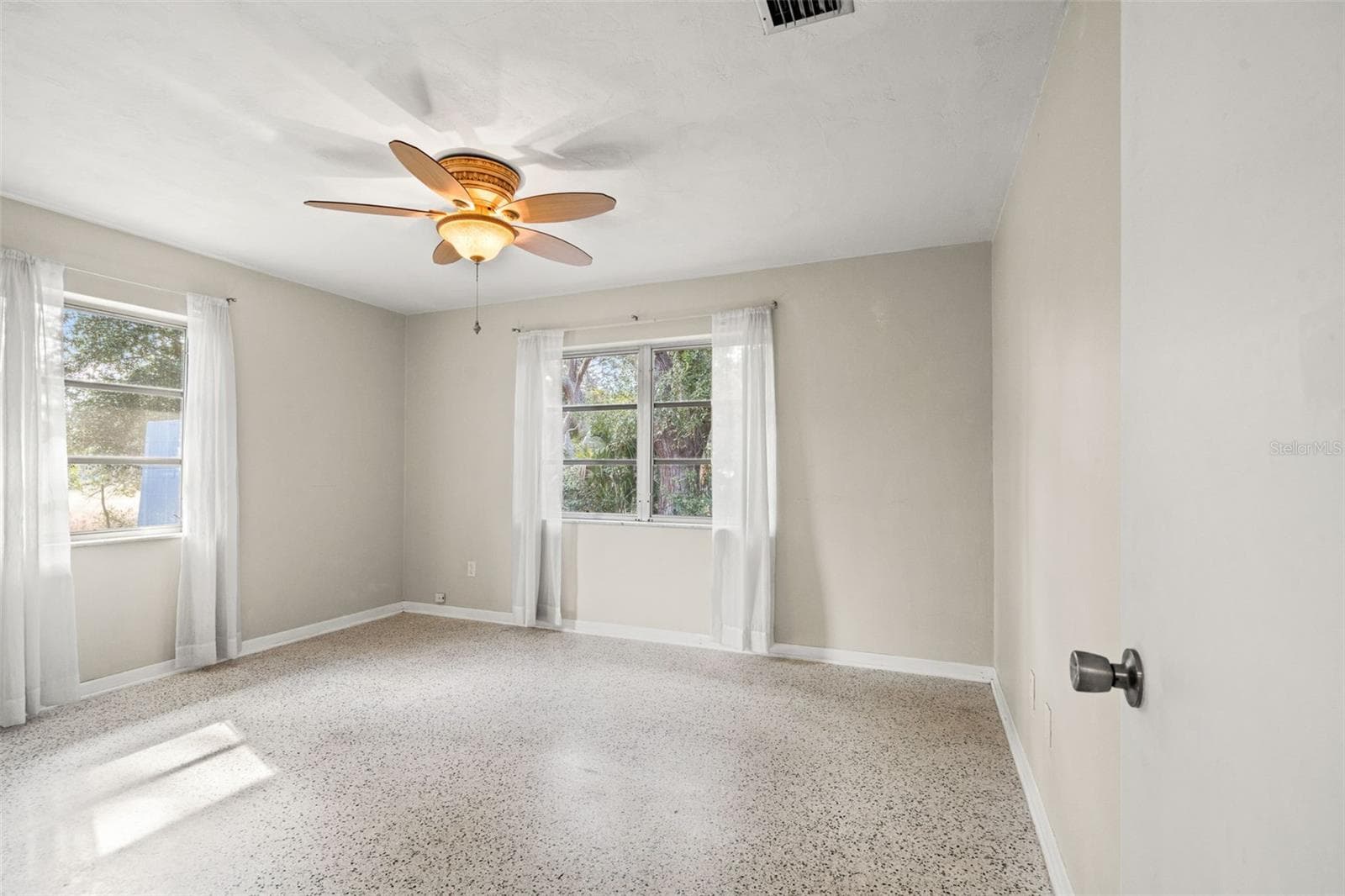 Single Family Residence at 6422 FAIRLAWN ST, SPRING HILL, photo 12 of 38