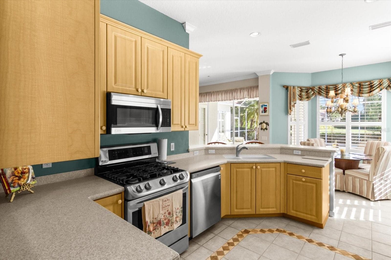 Single Family Residence at 6943 LENNOX PL, UNIVERSITY PARK, photo 16 of 68