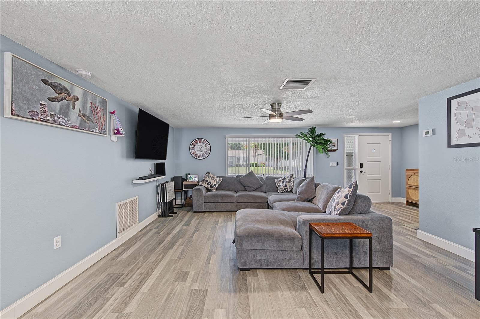 Single Family Residence at 10918 MANCHESTER RD, PORT RICHEY, photo 5 of 26