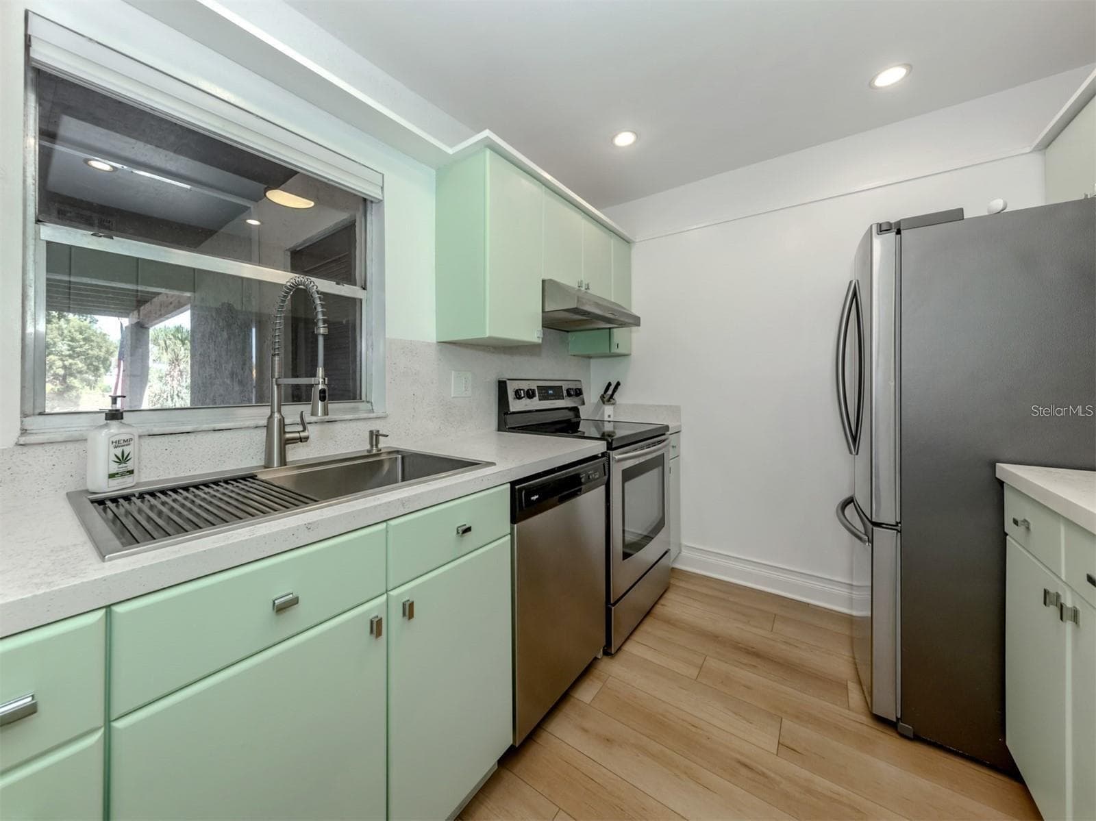 Condominium at 3208 RAMBLEWOOD DR N, SARASOTA, photo 12 of 66