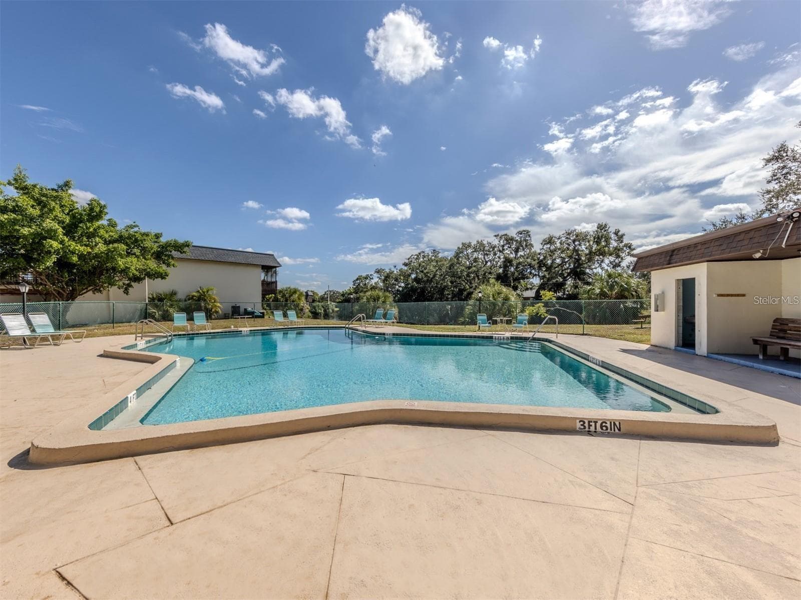 Condominium at 3208 RAMBLEWOOD DR N, SARASOTA, photo 32 of 66