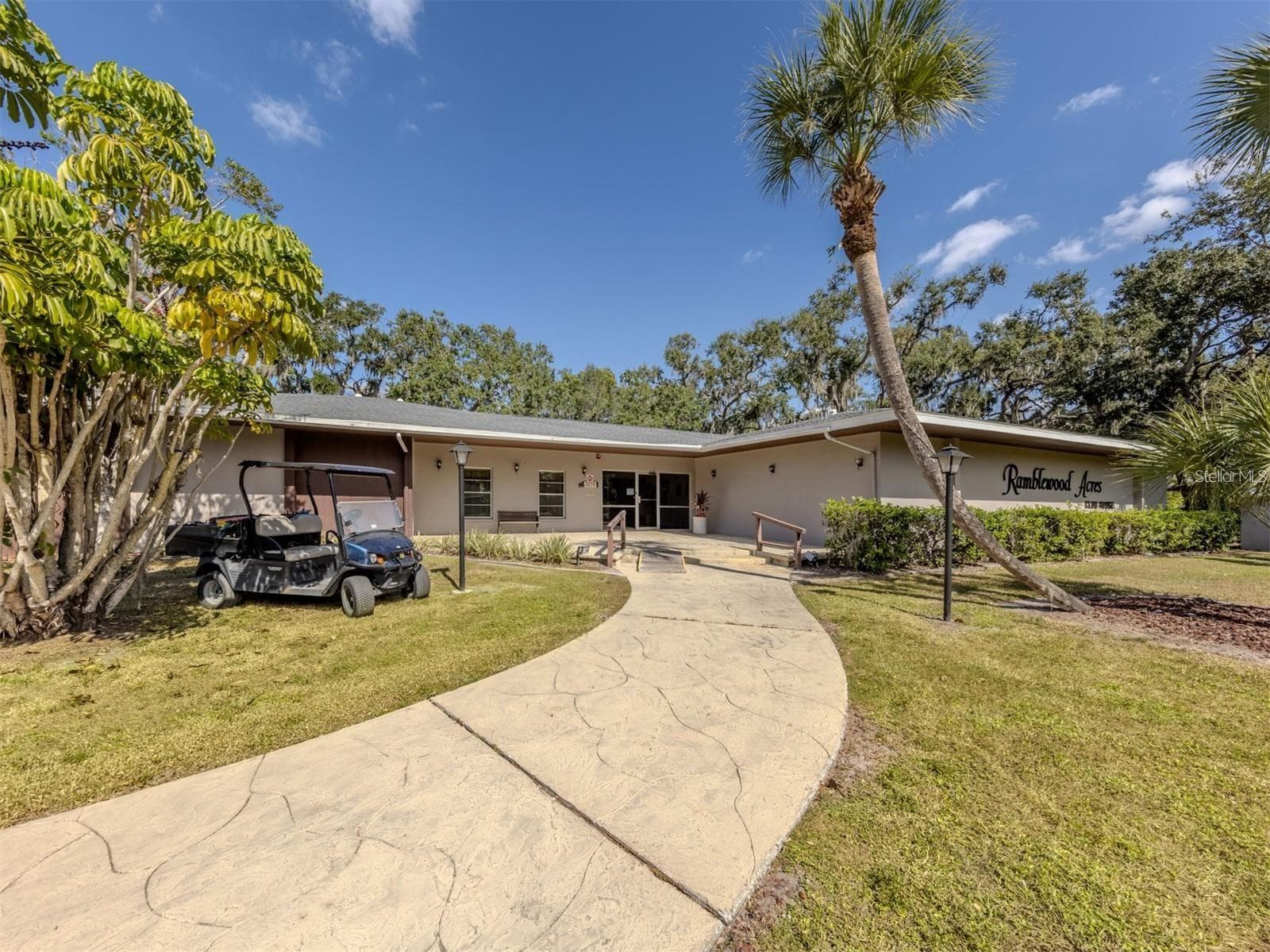 Condominium at 3208 RAMBLEWOOD DR N, SARASOTA, photo 39 of 66