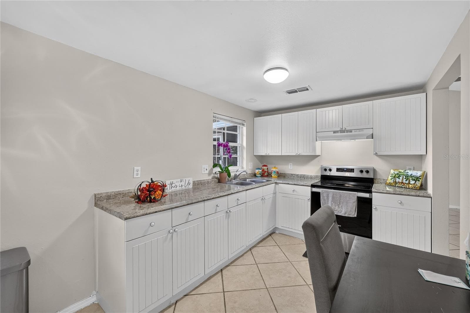Single Family Residence at 10110 MOORES MILL CT, TAMPA, photo 12 of 31