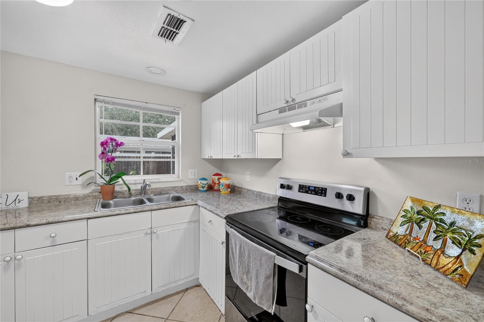 Single Family Residence at 10110 MOORES MILL CT, TAMPA, photo 14 of 31