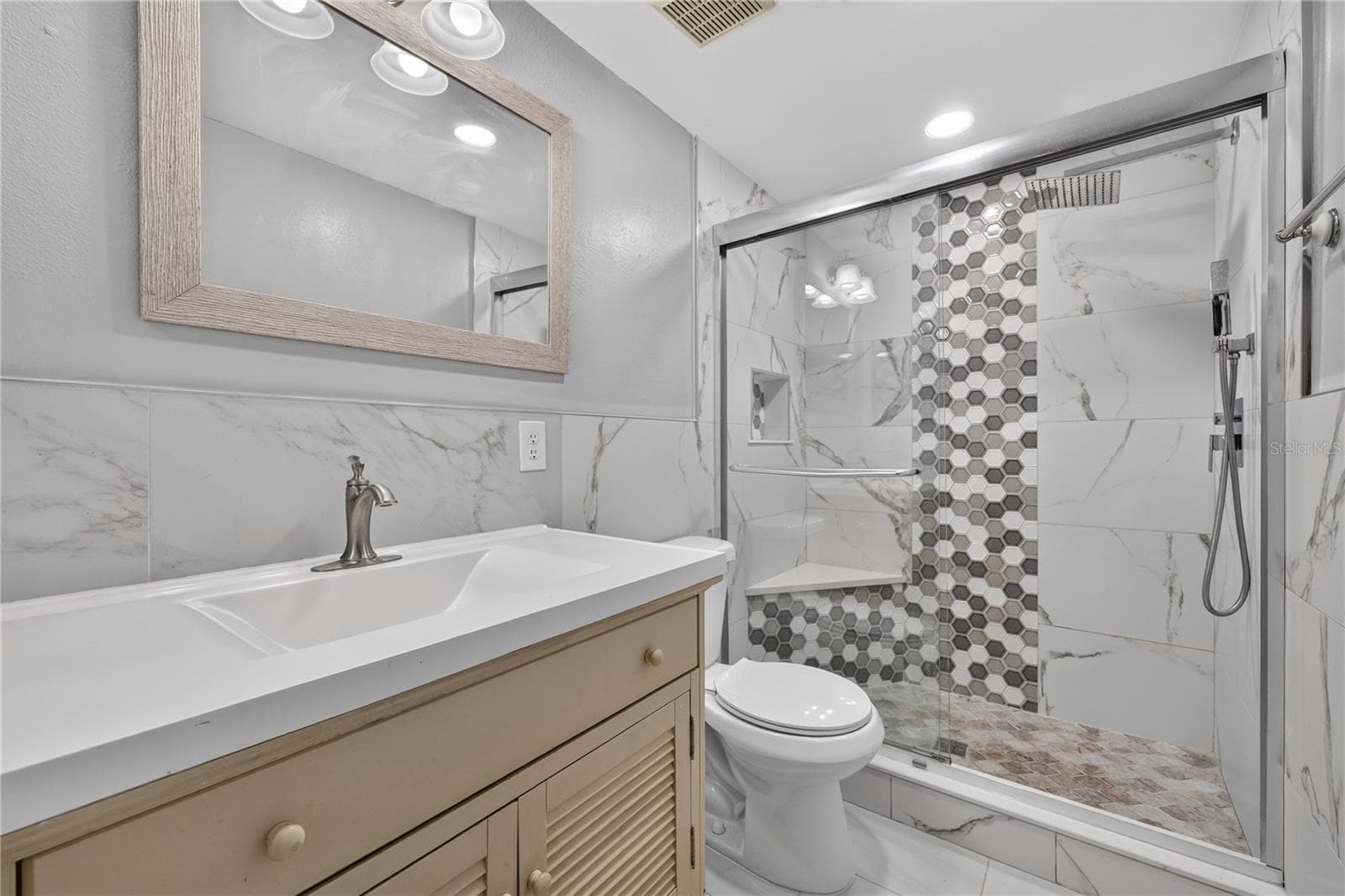 Single Family Residence at 10110 MOORES MILL CT, TAMPA, photo 16 of 31