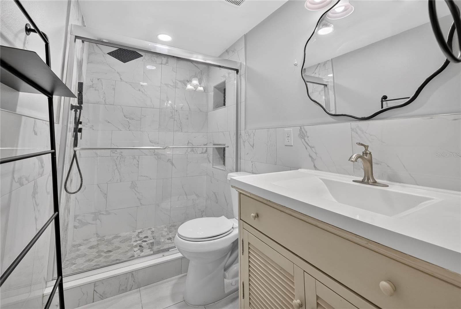 Single Family Residence at 10110 MOORES MILL CT, TAMPA, photo 17 of 31
