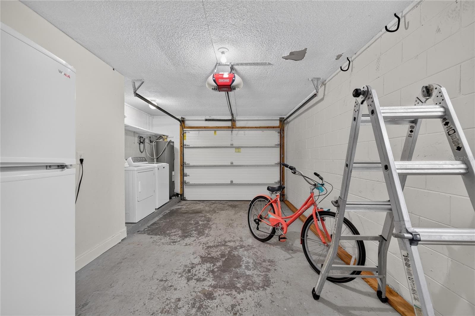 Single Family Residence at 10110 MOORES MILL CT, TAMPA, photo 24 of 31