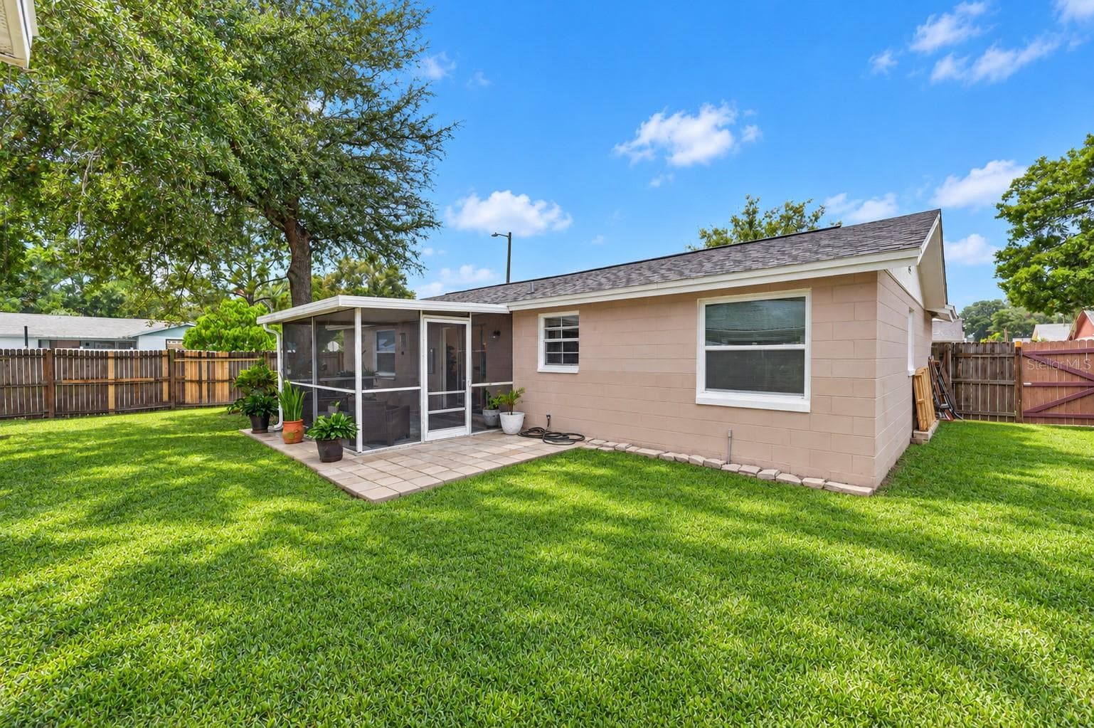 Single Family Residence at 10110 MOORES MILL CT, TAMPA, photo 28 of 31