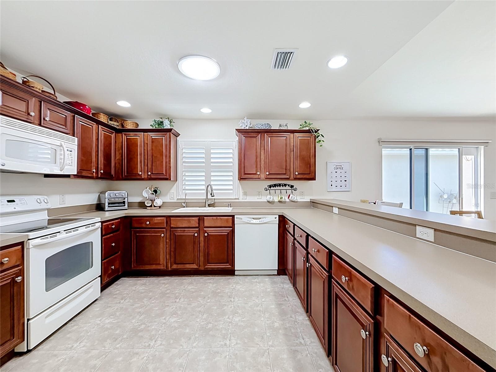 Villa at 2001 ALTAMONTE WAY, THE VILLAGES, photo 3 of 37