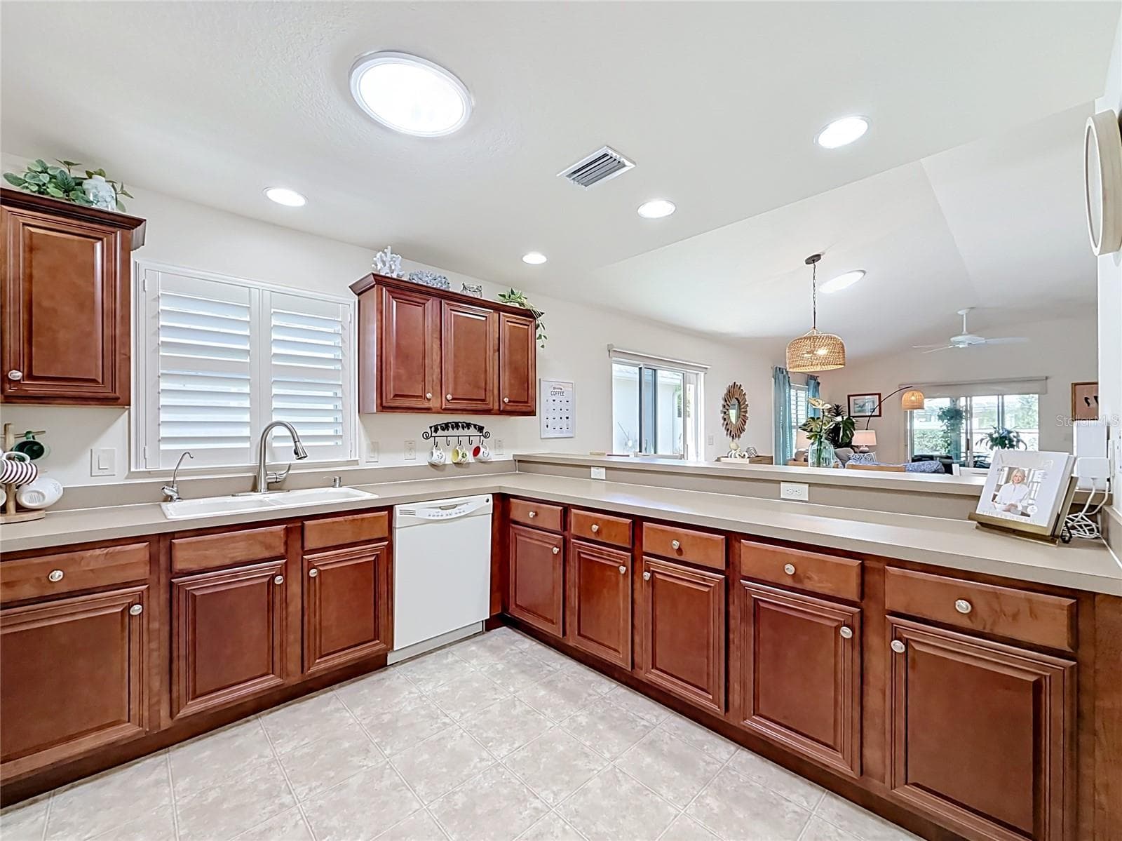 Villa at 2001 ALTAMONTE WAY, THE VILLAGES, photo 4 of 37
