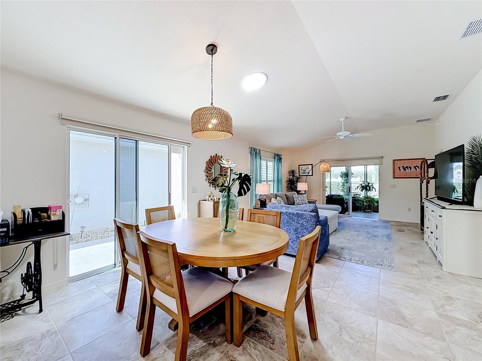 Villa at 2001 ALTAMONTE WAY, THE VILLAGES, photo 9 of 37