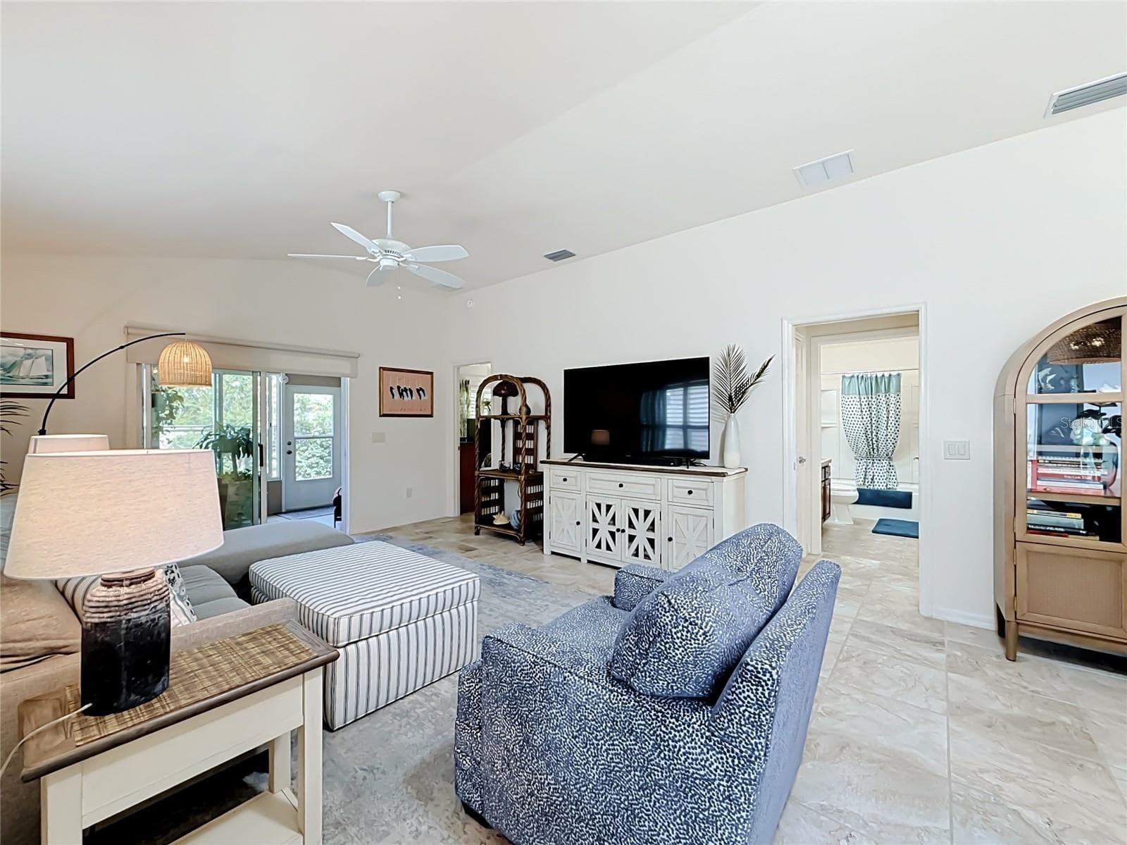 Villa at 2001 ALTAMONTE WAY, THE VILLAGES, photo 10 of 37