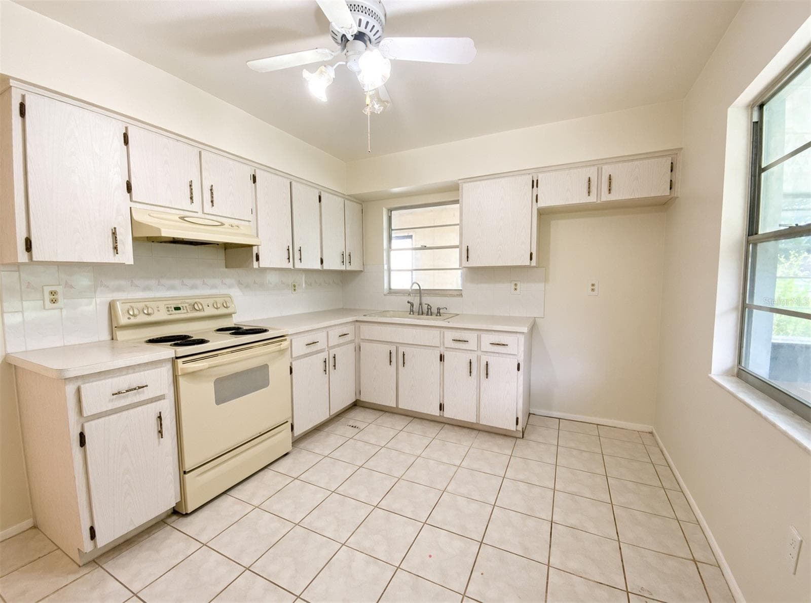 Kitchen - 12622 TIMBERWOOD CT, HUDSON