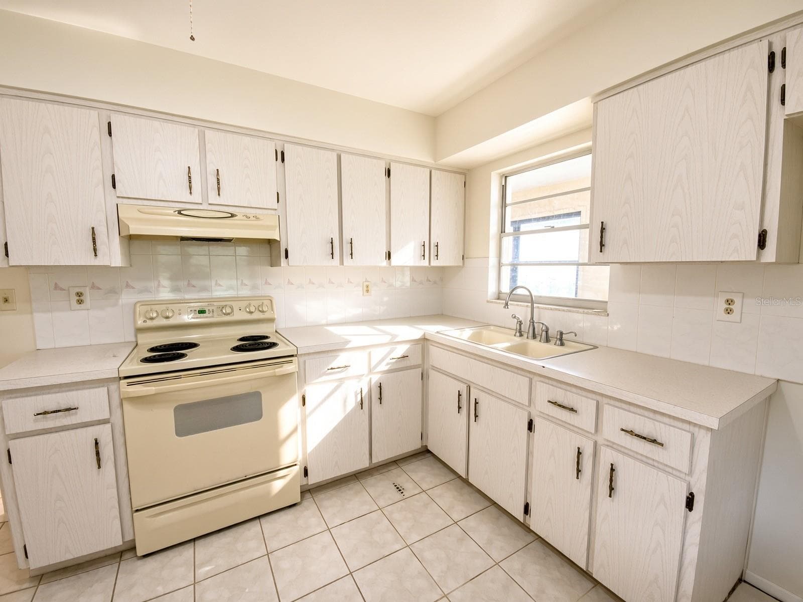 Kitchen - 12622 TIMBERWOOD CT, HUDSON