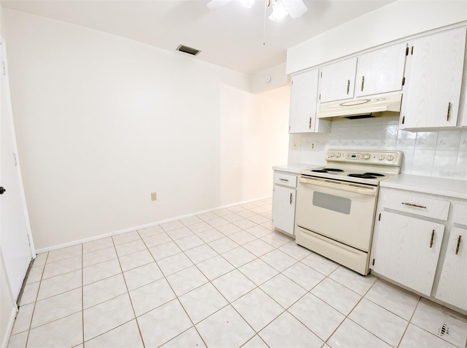 Kitchen - 12622 TIMBERWOOD CT, HUDSON