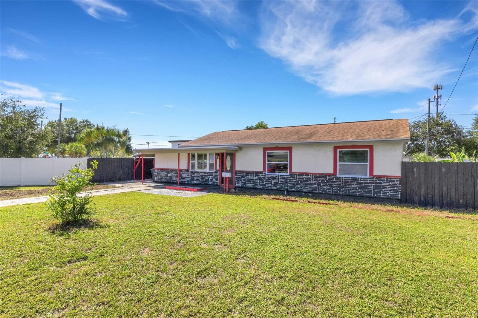 Single Family Residence at 3012 YALE ST N, ST PETERSBURG, photo 2 of 41
