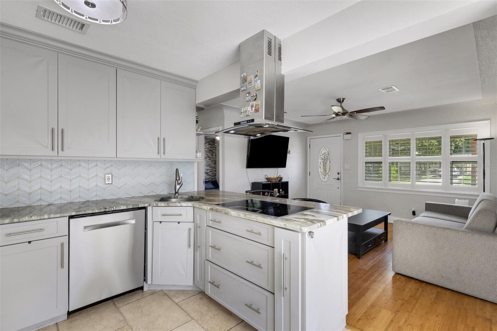 Single Family Residence at 3012 YALE ST N, ST PETERSBURG, photo 4 of 41