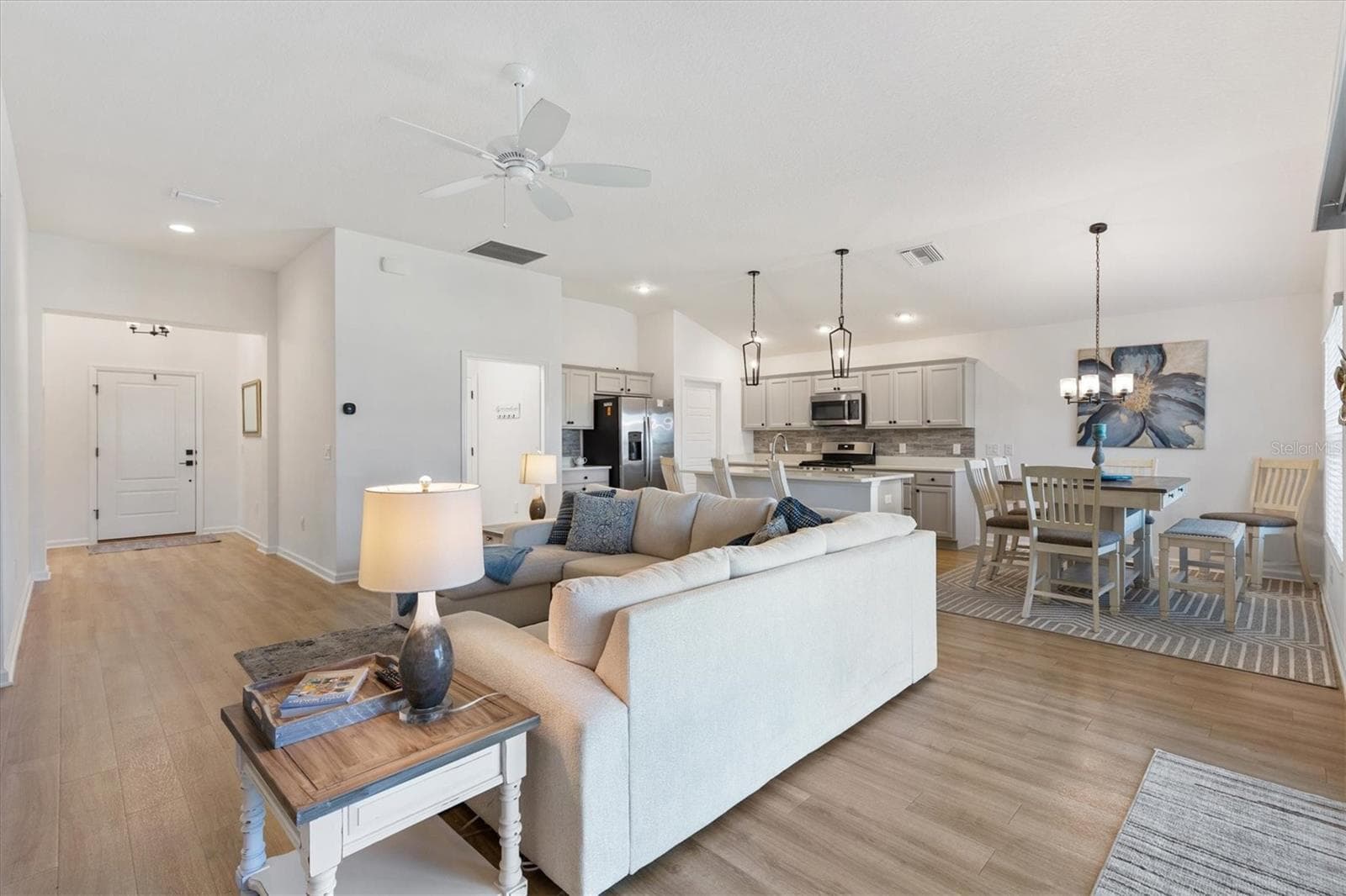 Single Family Residence at 1613 MCLUCAS LN, THE VILLAGES, photo 3 of 36