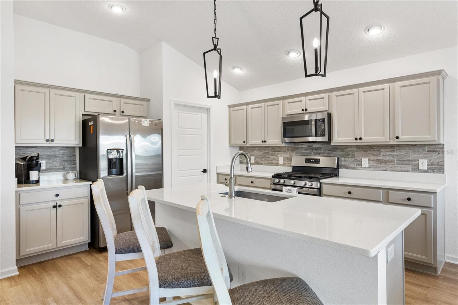 Single Family Residence at 1613 MCLUCAS LN, THE VILLAGES, photo 10 of 36