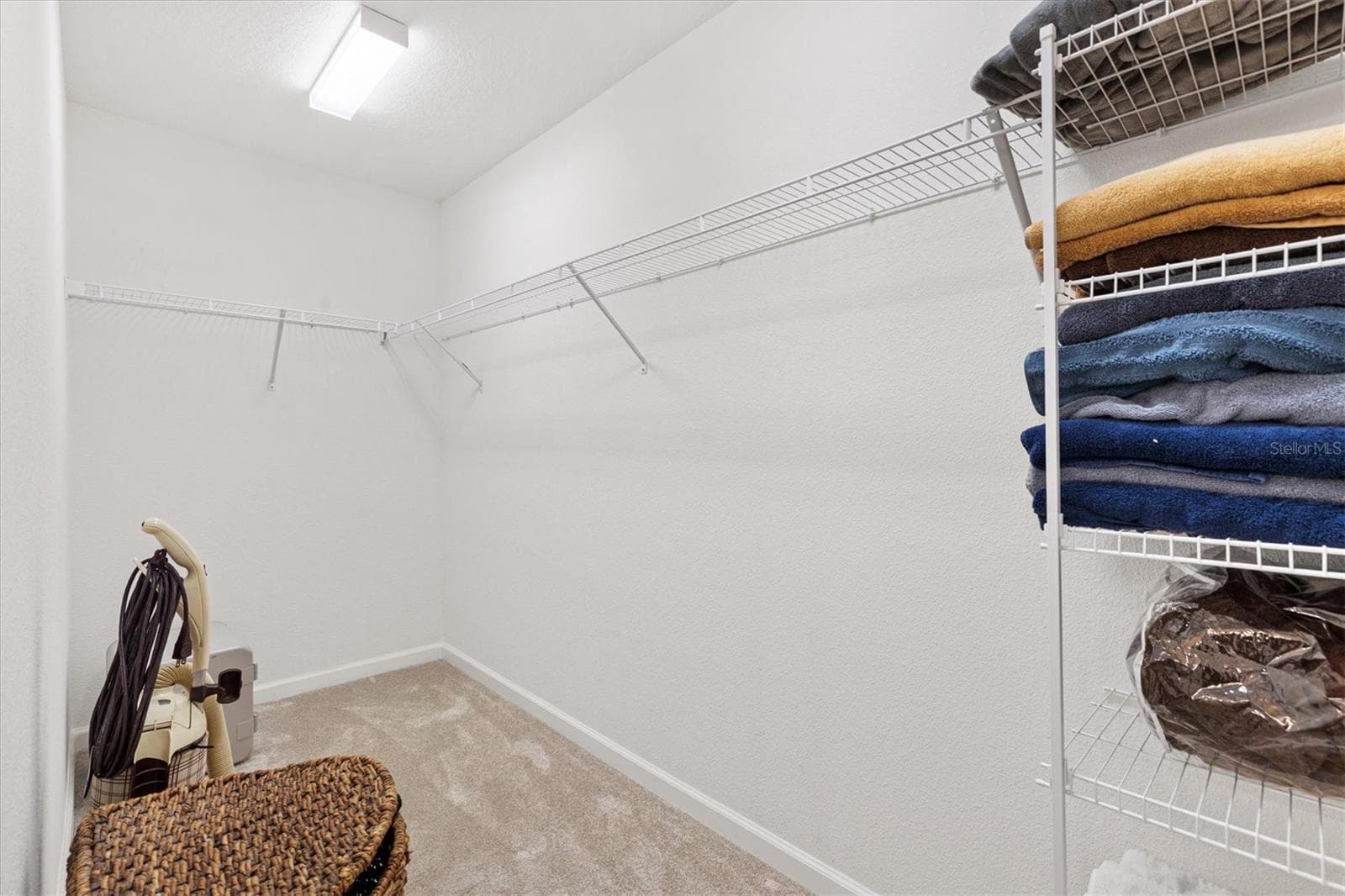Walk In Closet - 1613 MCLUCAS LN, THE VILLAGES