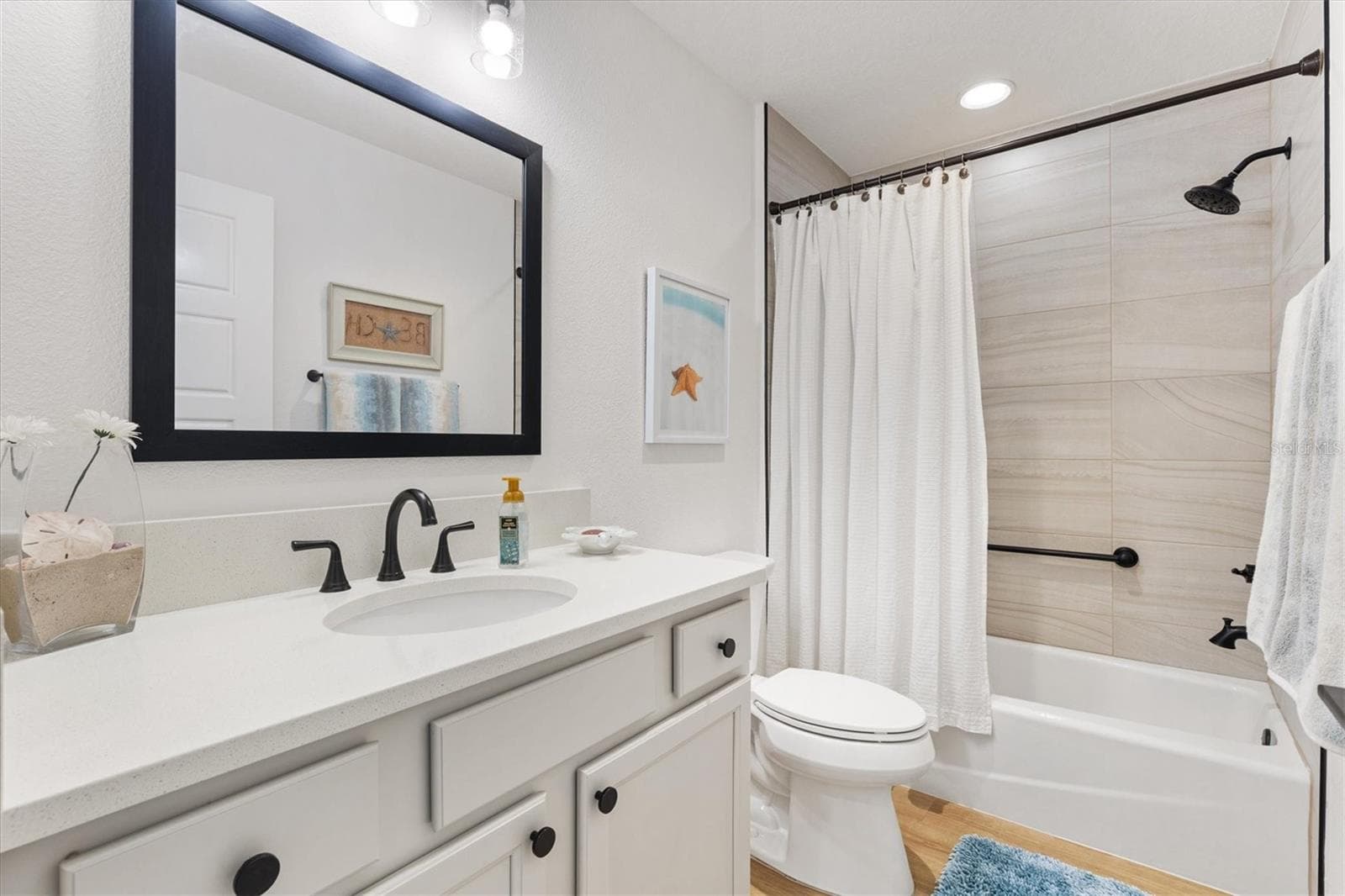 Guest Bath - 1613 MCLUCAS LN, THE VILLAGES