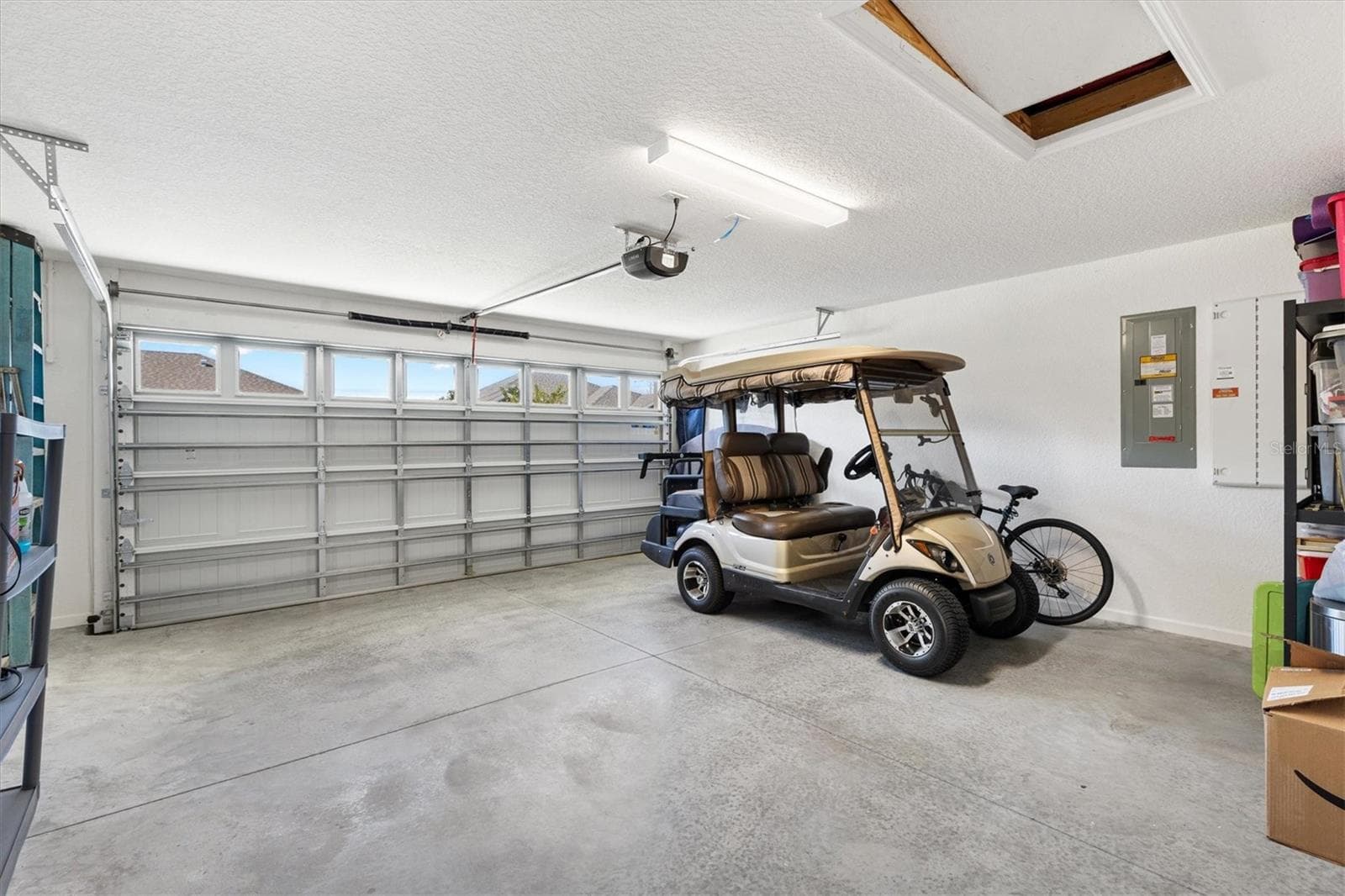 2 Car Garage - 1613 MCLUCAS LN, THE VILLAGES