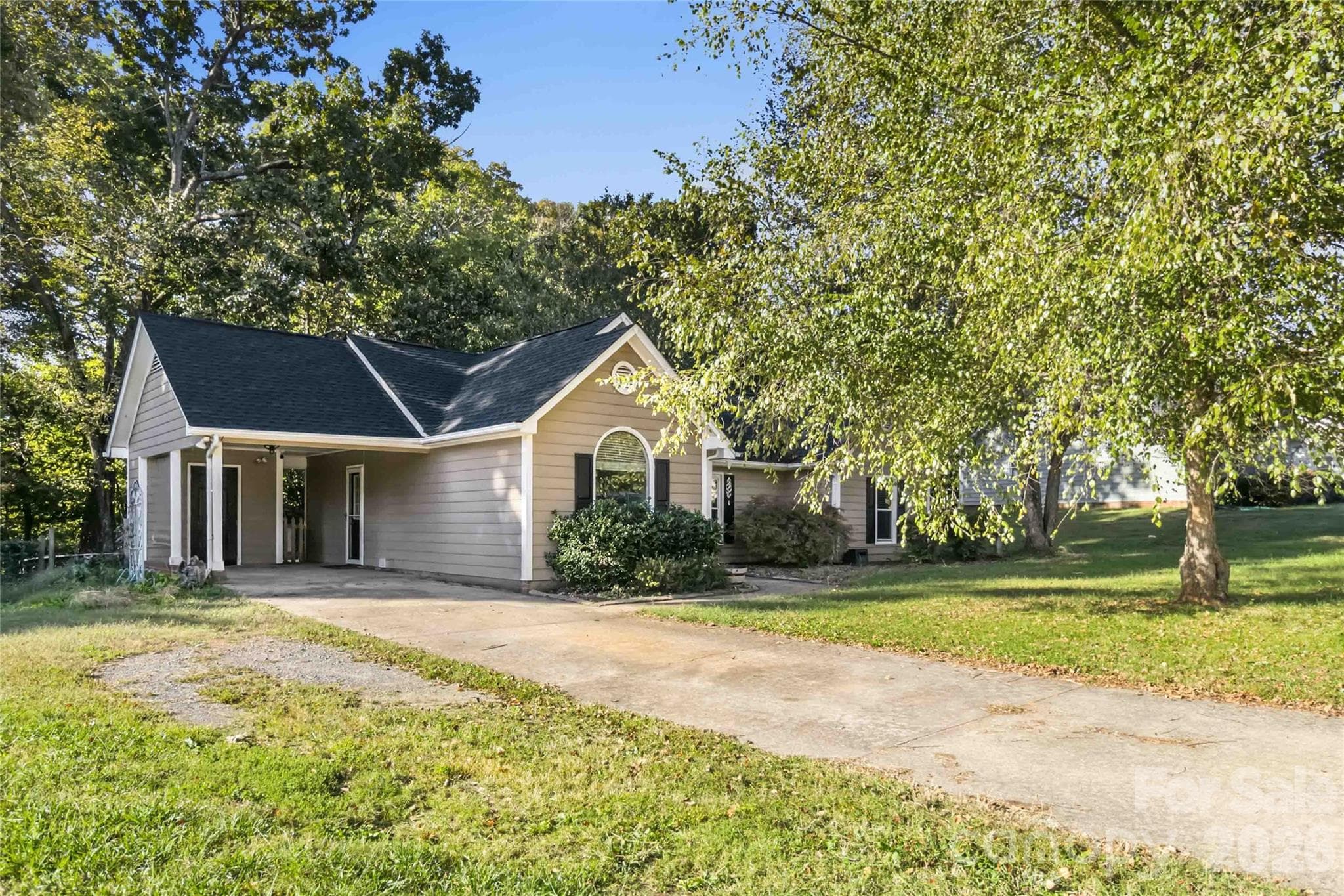 Single Family Residence at 128 Weeping Willow Way, Gastonia, photo 3 of 33