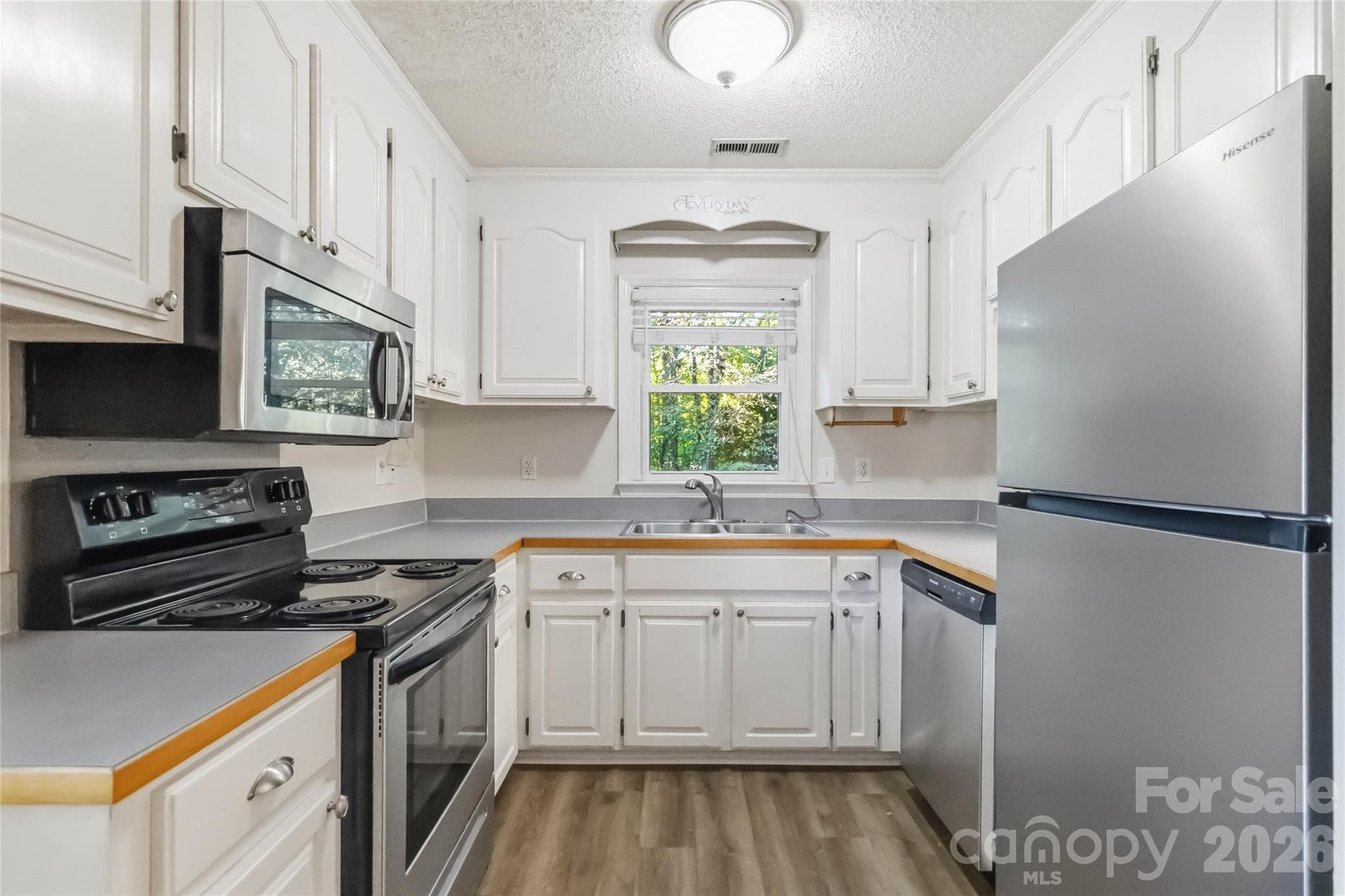 Single Family Residence at 128 Weeping Willow Way, Gastonia, photo 13 of 33